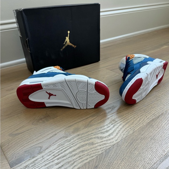 Brand new Grade school Jordan 4 MESSY ROOM w/extra laces and OG BOX - Picture 6 of 11